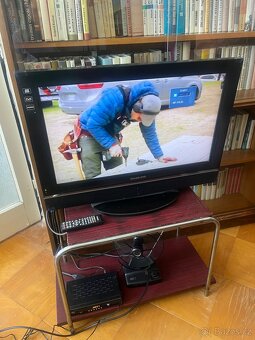 Menší funkční tv s HD, HDMI + set top box + anténa - 2
