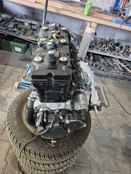 Motor Suzuki GSX-R 750 k8 - 2
