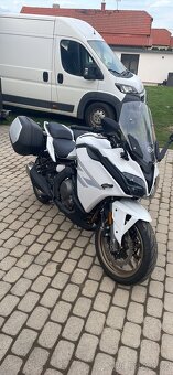 CF moto 650 GT - 2