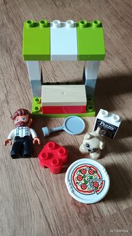 Lego Duplo pizza stánek - 2
