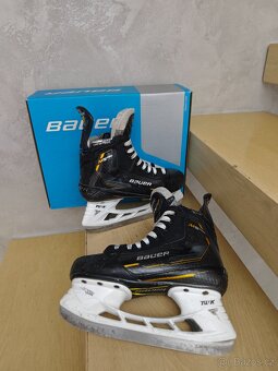 Hokejové profi brusle Bauer Supreme M5 PRO vel. 38 - 2