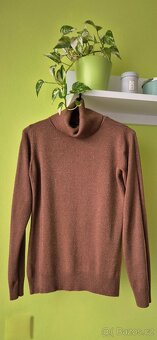 Dámský rolák se zlatými nitkami - 2