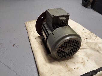 Elektromotor MEZ 370 W - 2