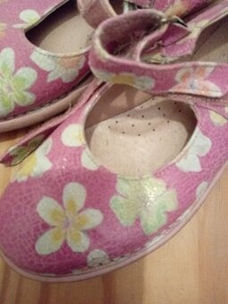 dívčí kožené balerinky vel. 34 - 2