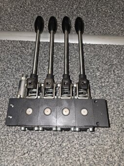 Hydraulicky rozvaděč - 2