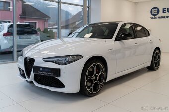 Alfa Romeo Giulia 2.0 GME Veloce AWD AT - 2
