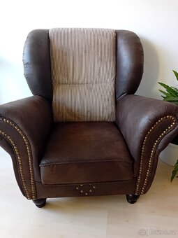 Kreslo ušák Carlos - 2