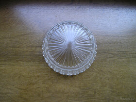 Skleněná cukřenka. - 2