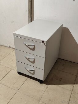 Kovový kancelářský kontejner - 2