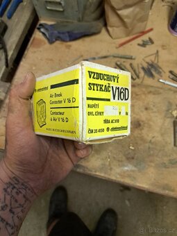 Vzduchový stykač V16D - 2