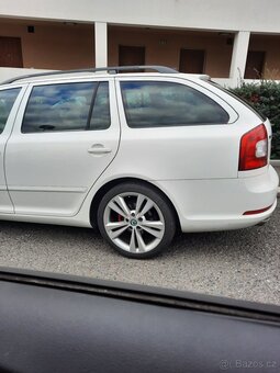 Škoda Octavia 2 2.0tdi seda červená cerna dily - 2