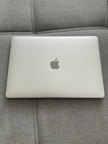 MacBook Pro (13 palců, 2020, s dvěma porty Thunderbolt 3) - 2