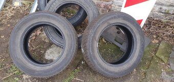 Prodám 2 zimní pneumatiky Barum polaris 5 215/65 r16 xl 102h - 2