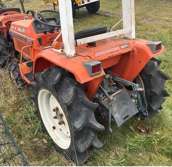 Japonský malotraktor Kubota zb1-16 + stříška - 2