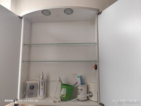 Koupelnová skříňka se zrcadlem - 2