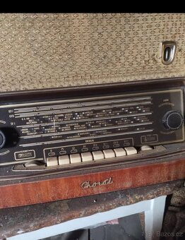 Staré rádio Chorál - funkční (proud jde ale "chrčí") rodin - 2