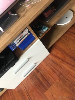 Stolek pod TV - komoda - 2