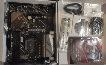 nepoužitá ASRock X570 AM4 až DDR4-6000 PCIE 4.0 M.2 NVMEx4 - 2