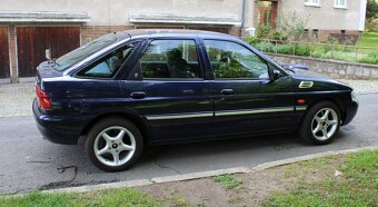 Ford Escort 1.6 16V benzín 65 kw - 2