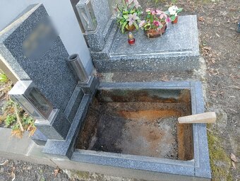 Hrob na Olšanských hřbitovech - 2