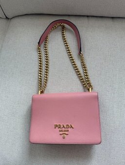 Prada v růžové barvě. - 2