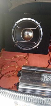 Subwoofer+ zesilovač - 2