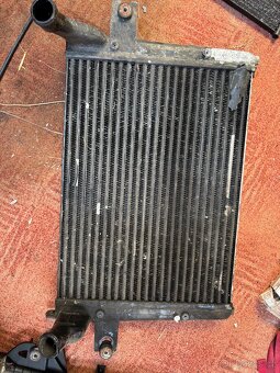 Jeep Cherokee 2,8 diesel chladiče - 2