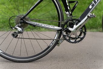 Silniční kolo Giant Defy Carbon - 2