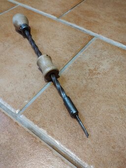 Hoblík, ruční vrtačka - 2