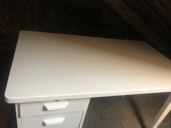 Retro dřevěný bílý psací stůl po repasu - 2