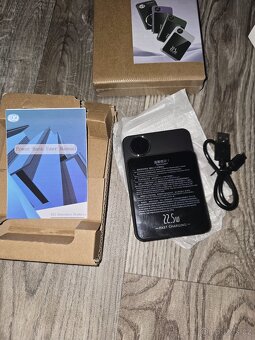 BEZDRÁTOVÁ MAGNETICKÁ POWER BANKA 10000mAh je ideálním řešen - 2