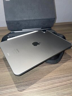 iPad Pro 11” M2 + Magic keyboard + Apple Pencil + obal - 2