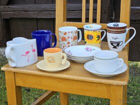 Různé hrnky a podšálky - 2