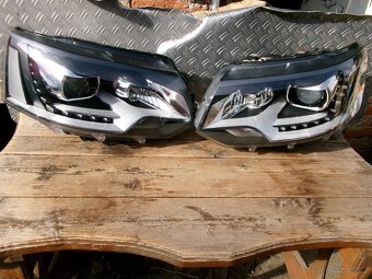VW T5 , 2009-2015 - přední světla BIXENONY - 2