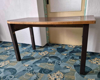 Socialistický pracovní stůl nebo tak něco - 2