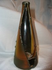 Vázička se signaturou - 2