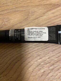 Krém na kontury očí - 2