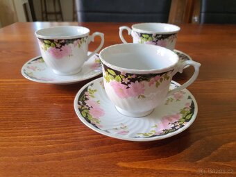 Sada šálků a podšálků - 2