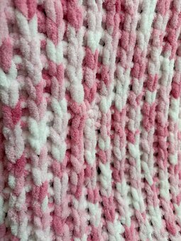 Pletená deka pro miminko růžová - 2