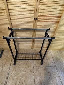 Němý sluha - stojan na oblečení - 2