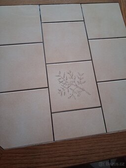 Polohovací jídelní stůl - 2