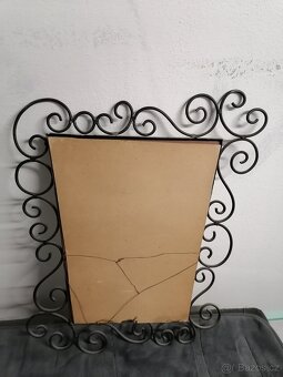 Dobové kované zrcadlo - 2
