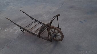 Trakař dřevěný - 2