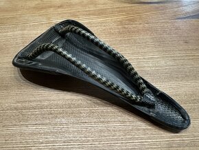Sedlo TUNE JM SPEEDNEEDLE LEATHER CARBON 97 G - 2