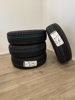 CONTINENTAL. 215/70 R16 - 2