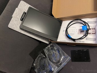 Přenosný 11.6 monitor FARVI - 2