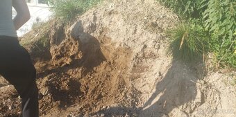 Hlína zdarma od soukromé osoby. - 2