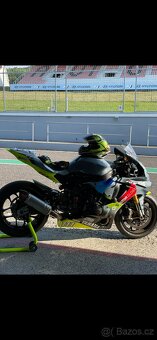 Yamaha R1M - 2