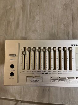 Zesilovač MARANTZ - 2