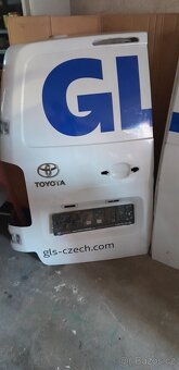 Prodám na Toyota ProAce zadní dveře půlené - 2